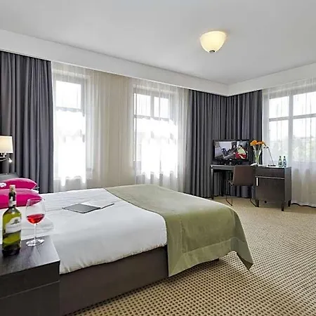 Hotel Fado & Restaurant 3*