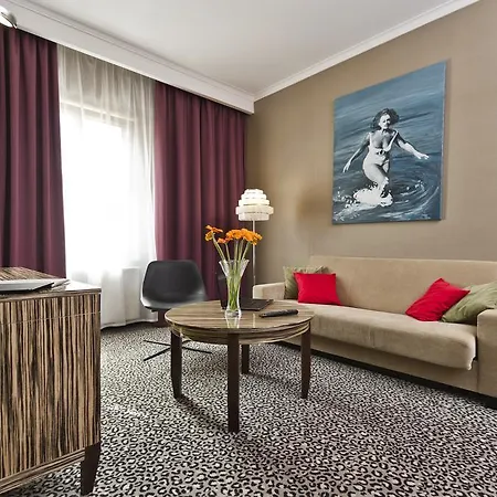 Hotel Fado & Restaurant 3*