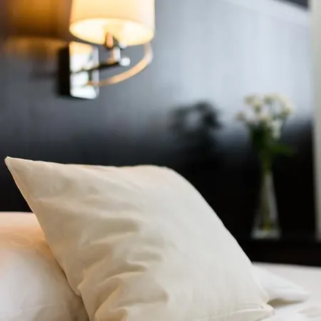 Fado & Restaurant Hotel 3*