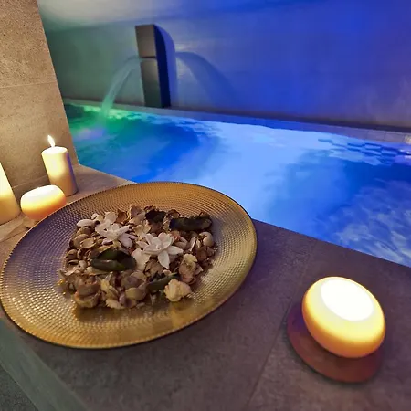 Fado & Restaurant Hotel 3*